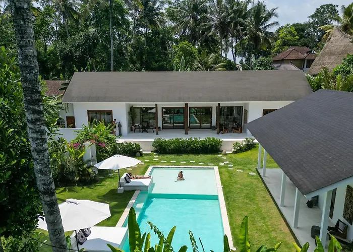 Villa Modern And Stylish 3 Bedroom Ubud