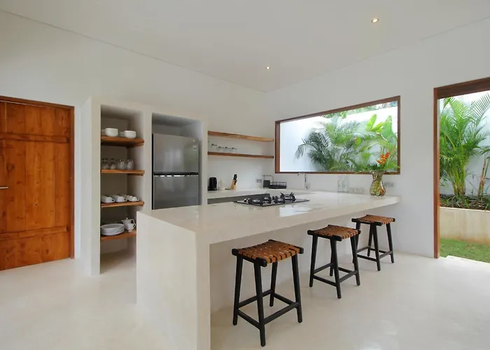 Modern And Stylish 3 Bedroom *