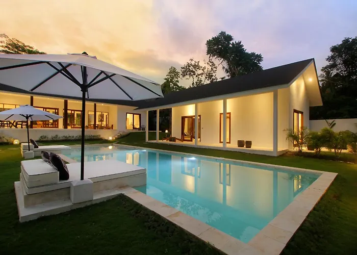 Modern And Stylish 3 Bedroom *